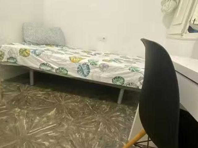 Habitación en Carrer del Convent de Santa Clara, Ciutat Vella