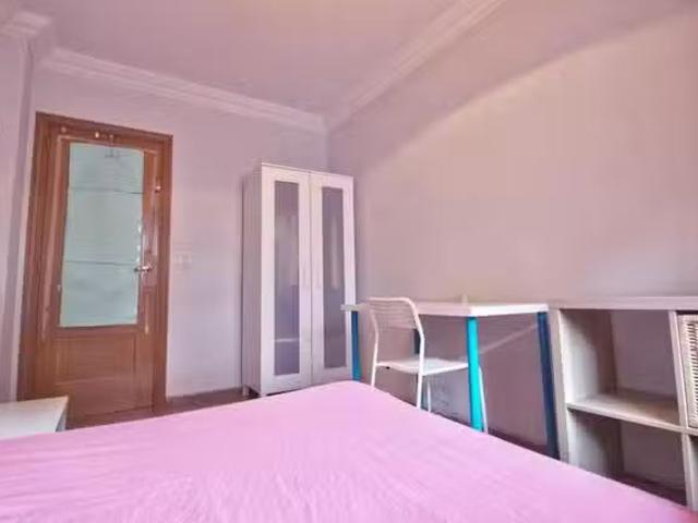 Habitación en Carrer del Clariano, Algirós
