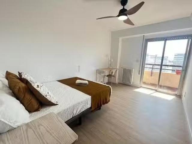 Habitación en Carrer del Batxiller, Jaume Roig