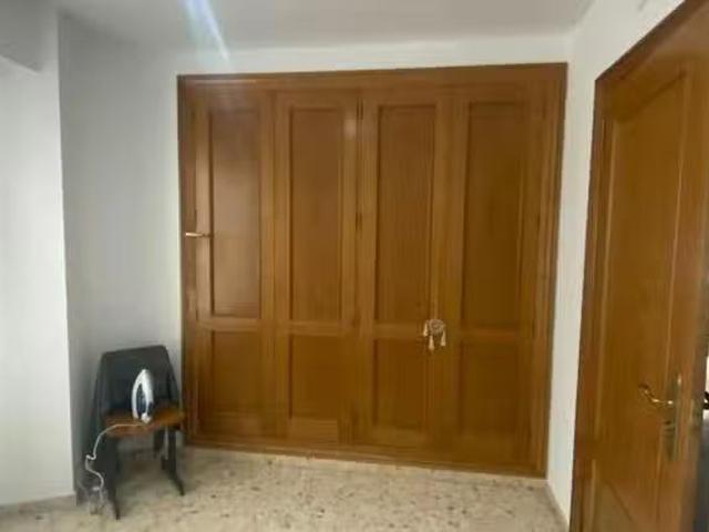 Habitación en Carrer del Periodista José Ombuen, El Pla del Real