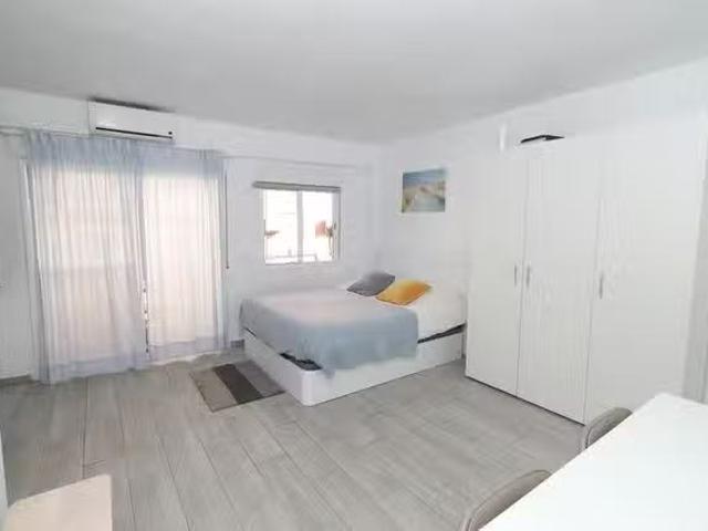 Habitación en Carrer del Pintor Ferrandis, Cabanyal Canyamelar