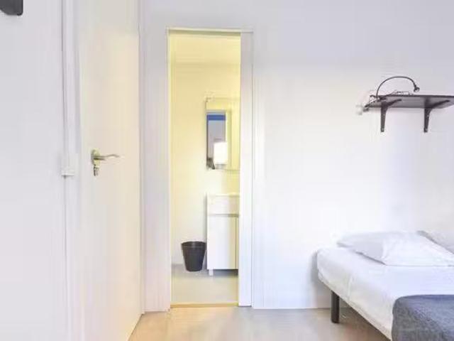 Habitación en Carrer del Roser, El Poblesec