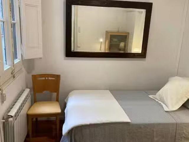 Habitación en Carrer del Rosselló, Dreta de l'Eixample