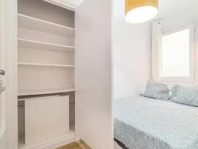 Habitación en Carrer del Rosselló, Dreta de l'Eixample