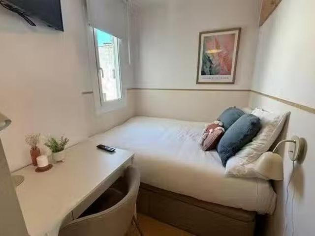Habitación en Carrer d'Esteve Grau