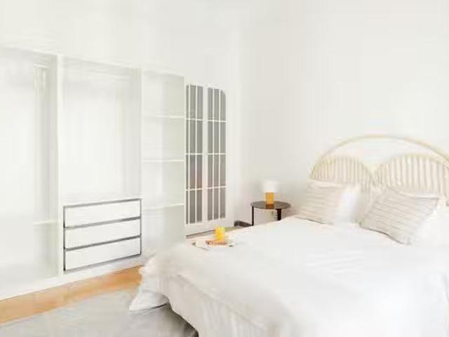 Habitación en Carrer d'Hernán Cortés, L'Eixample