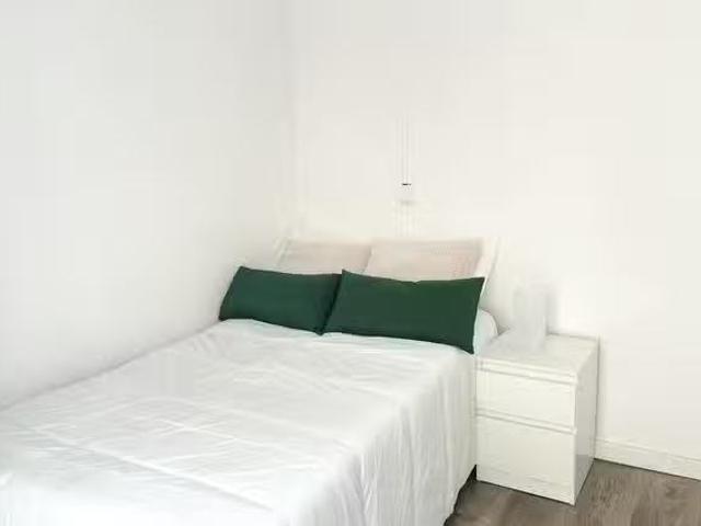 Habitación en Carrer la Rambla, El Gòtic