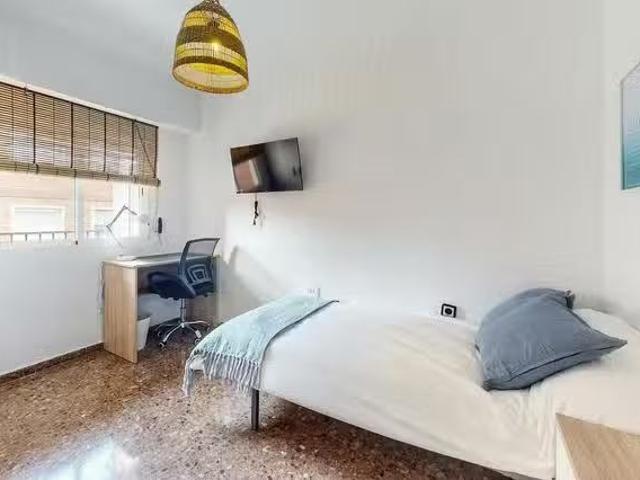 Habitación en Carrer l'Alqueria Cremà, Orriols