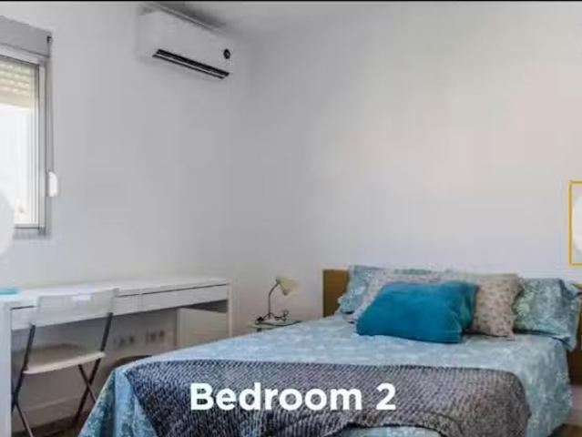 Habitación en Carrer Poeta Andrés Cabrelles, l'Illa Perduda