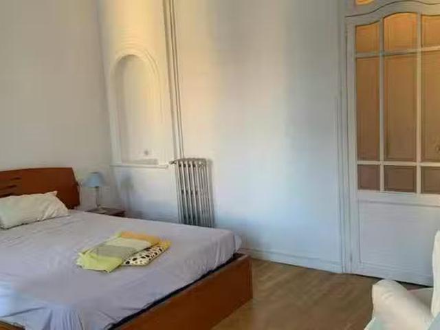 Habitación en Carrer Salamanca, Gran Via