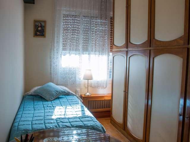 Habitación en el apartamento de 4 dormitorios en L’Esquerra de l’Eixample