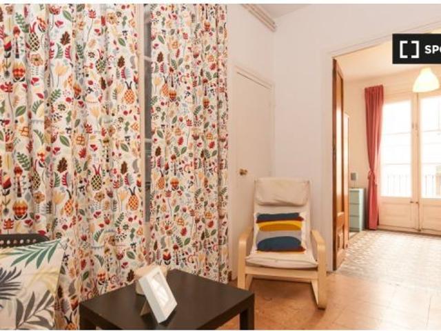 Habitación en el apartamento de 6 dormitorios en Barri Gòtic
