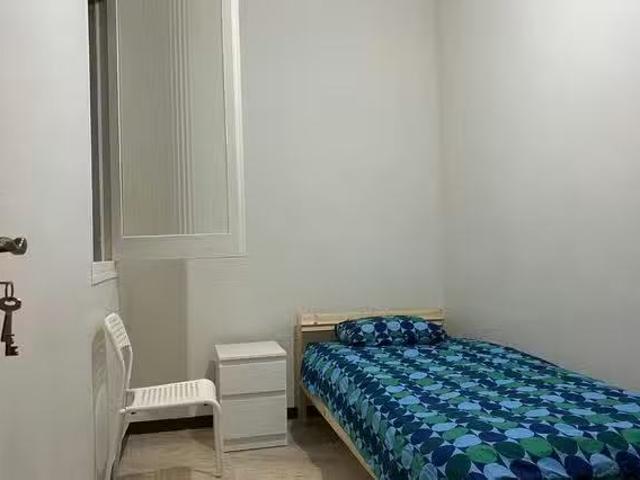 Habitación en Gran Via de les Corts Catalanes, Dreta de l'Eixa.