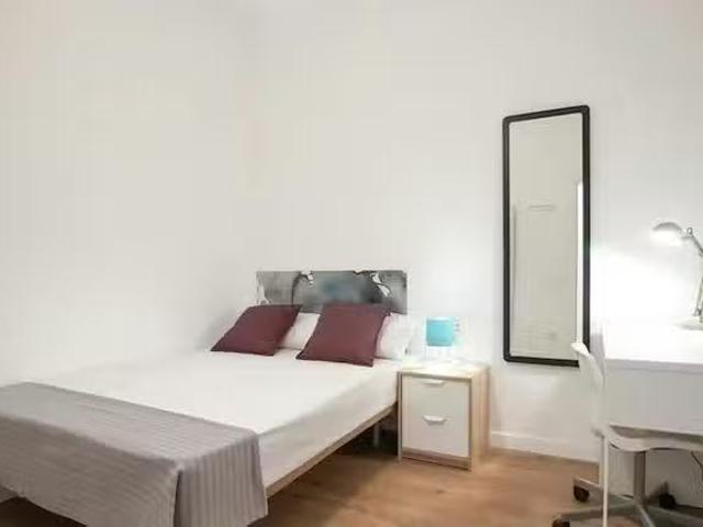 Habitación en Gran Via de les Corts Catalanes, Dreta de l'Eixa.