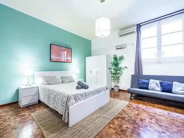 Habitación en Gran Via de les Corts Catalanes, Dreta de l'Eixa.