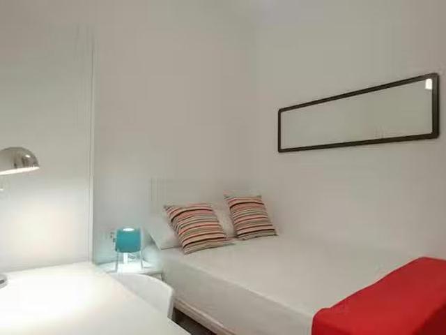 Habitación en Gran Via de les Corts Catalanes, Dreta de l'Eixa.