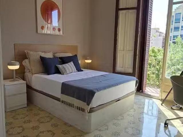 Habitación en Gran Via de les Corts Catalanes, L'Eixample