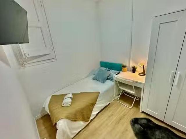 Habitación en Gran Via de les Corts Catalanes, Sant Antoni