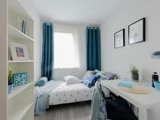 Habitación en Jantarowy Szlak, Praga Południe