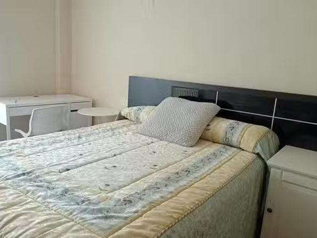 Habitación en Los Puentes kalea, Areeta