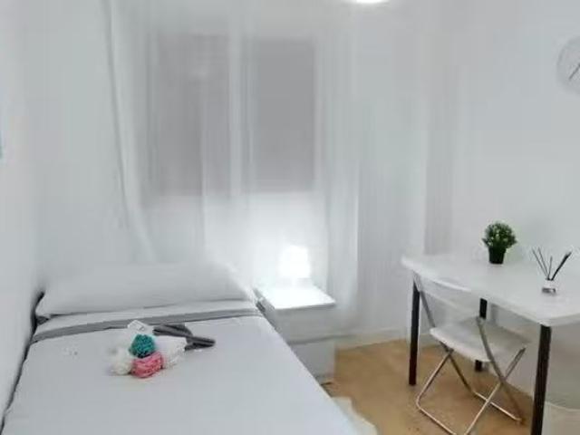 Habitación en Paseo de Almería
