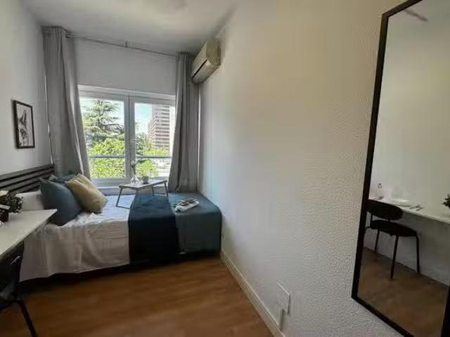 Habitación en Paseo de la Castellana, Castellana