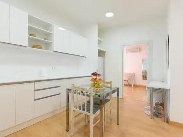 Habitación en Paseo de la Castellana, Castellana