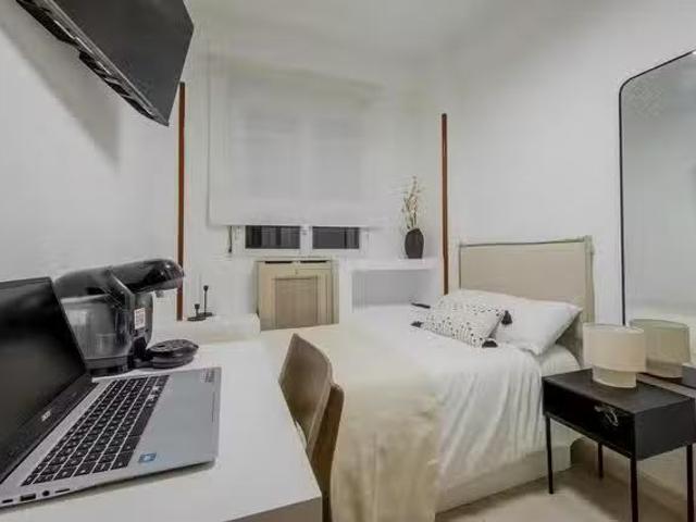 Habitación en Paseo de la Castellana, Almenara