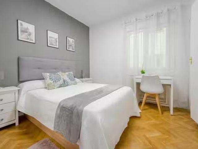 Habitación en Paseo de la Castellana, Almenara
