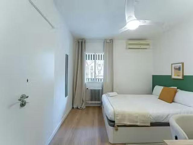 Habitación en Paseo de la Reina Cristina, Retiro