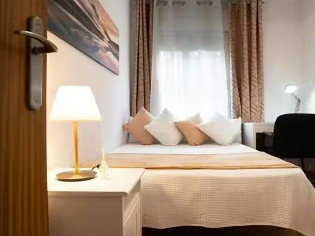 Habitación en Paseo del Val, Junta Municipal 1