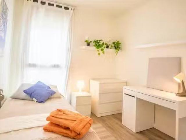 Habitación en Passeig de la Zona Franca, Sants Montjuïc