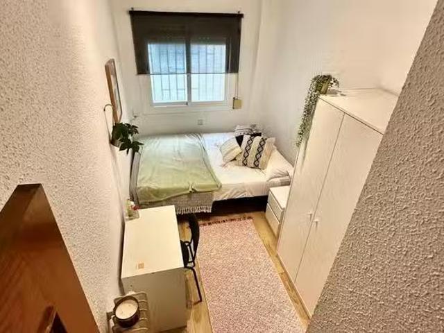 Habitación en Passeig de Maragall, El Camp de l'Arpa del Clot