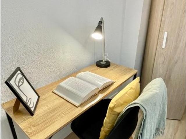 Habitación en piso compartido, Universidad, Madrid