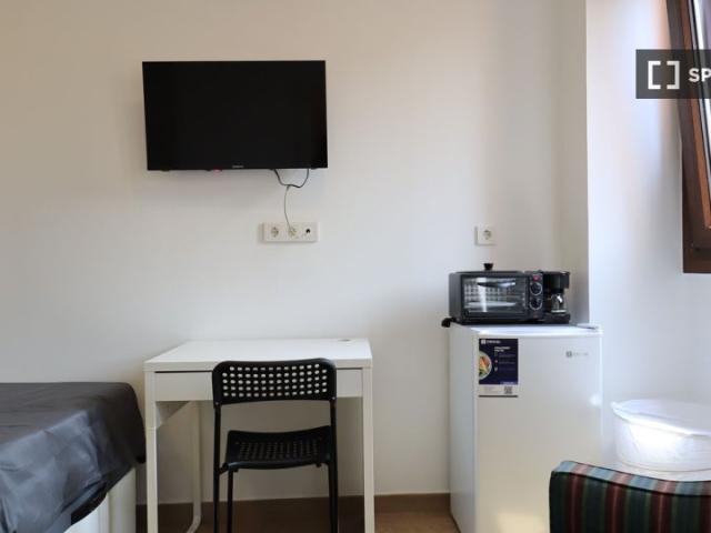 Habitación en piso compartido, Universidad, Madrid