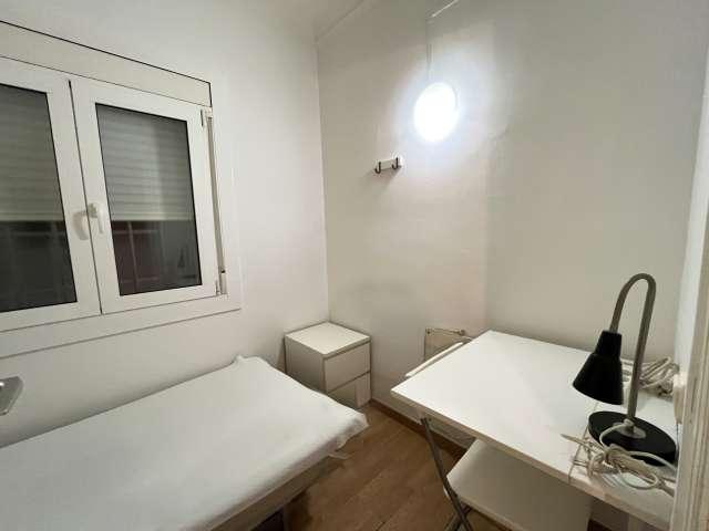 Habitación en piso compartido de 6 habitaciones en alquiler en Vila de Gràcia