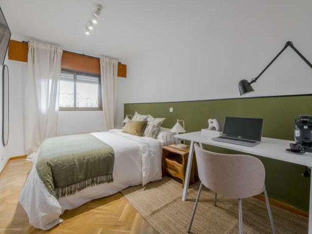 Habitación en piso compartido, Adelfas, Madrid