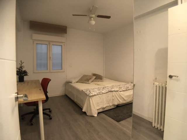 Habitación en piso compartido, Castillejos, Madrid
