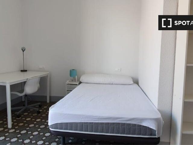 Habitación en piso compartido, Centro Sagrario, Granada