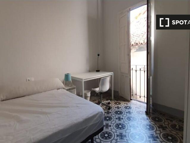 Habitación en piso compartido, Centro Sagrario, Granada