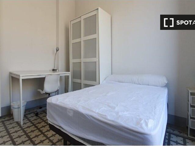 Habitación en piso compartido, Centro Sagrario, Granada