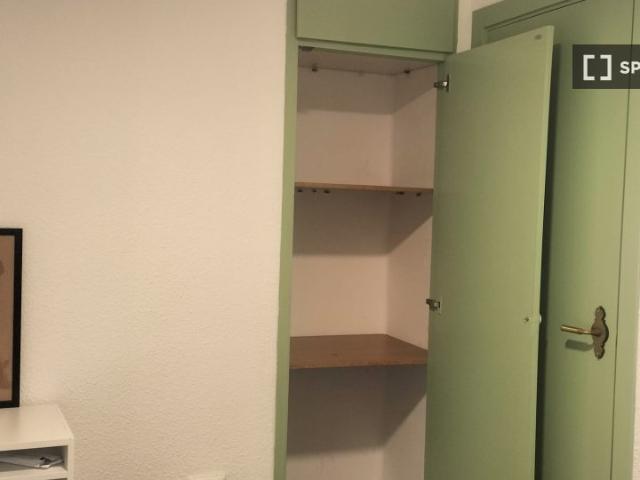 Habitación en piso compartido de 4 camas, Els Orriols, Valencia