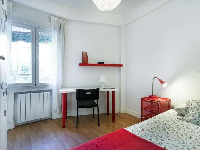 Habitación en piso compartido de 4 camas, Embajadores, Madrid