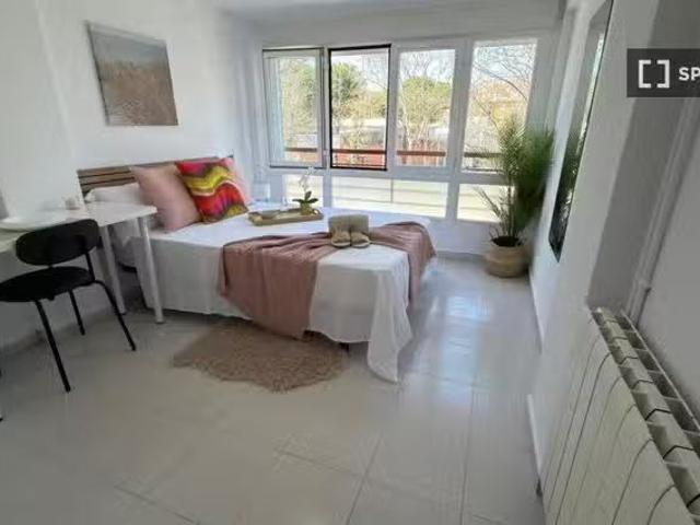 Habitación en piso compartido de 4 habitaciones, Arcos, Madrid
