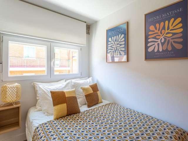 Habitación en piso compartido en alquiler en Valdeacederas, Madrid