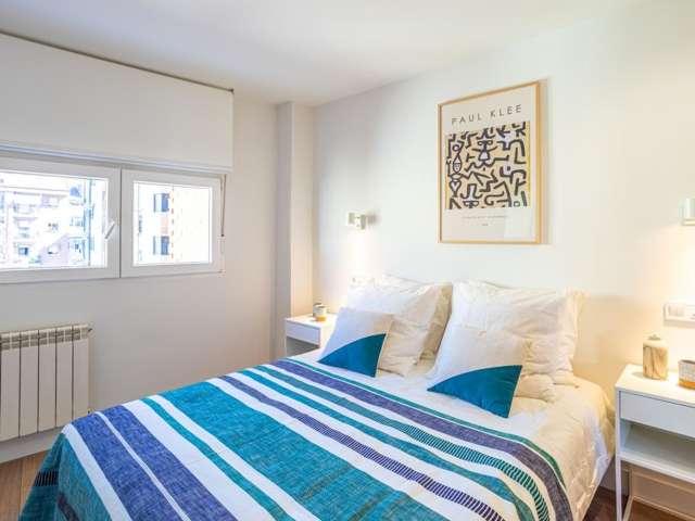 Habitación en piso compartido de 4 habitaciones en Valdeacederas, Madrid