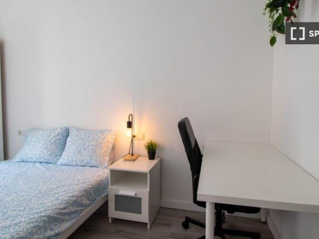 Habitación en piso compartido de 4 habitaciones en Zaragoza