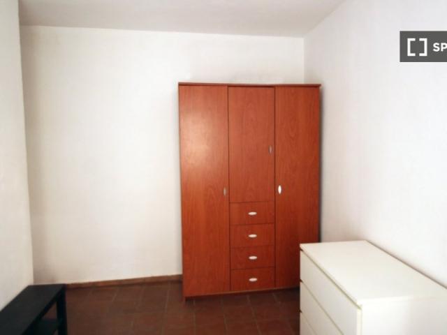 Habitación en piso compartido de 4 habitaciones en Abrantes, Madrid