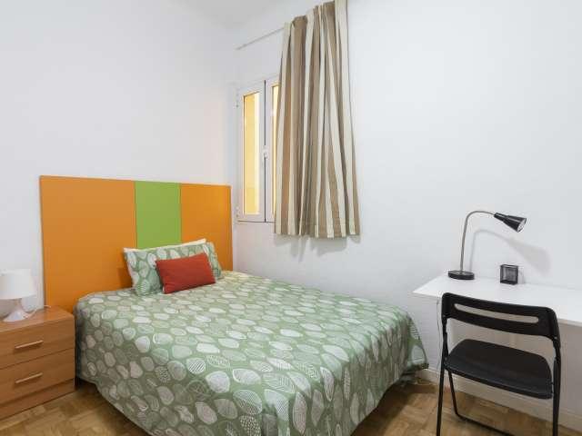 Habitación en piso compartido de 4 habitaciones en Almagro, Madrid