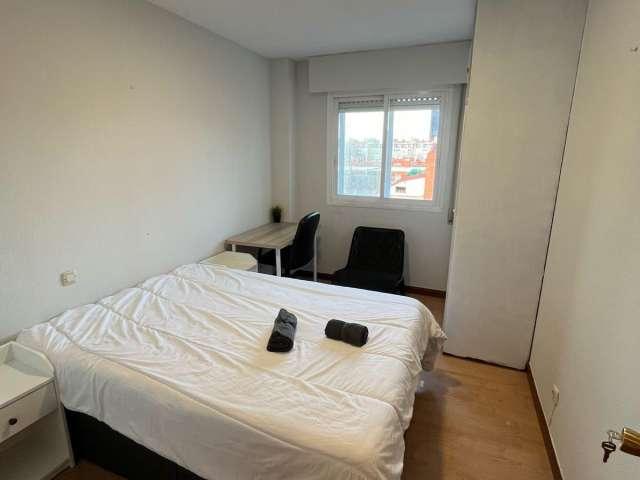 Habitación en piso compartido de 4 habitaciones en Almenara, Madrid